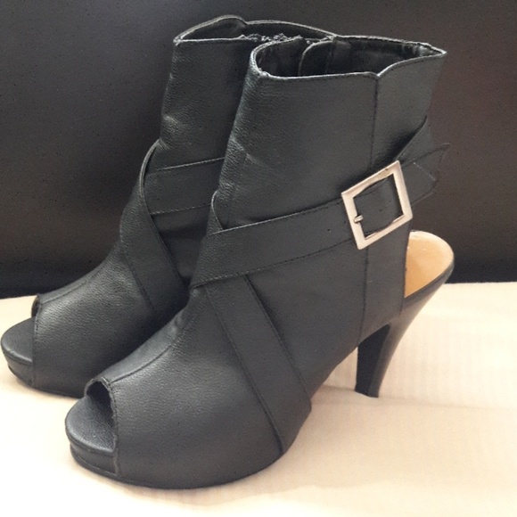 Madden Girl Shoes - MADDEN GIRL black booties heels size 6.5